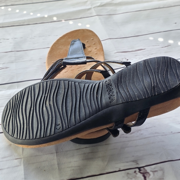 Vionic Womens Elvia Black T-Strap Sandals Black Leather Croc 9.5 M - Picture 6 of 7